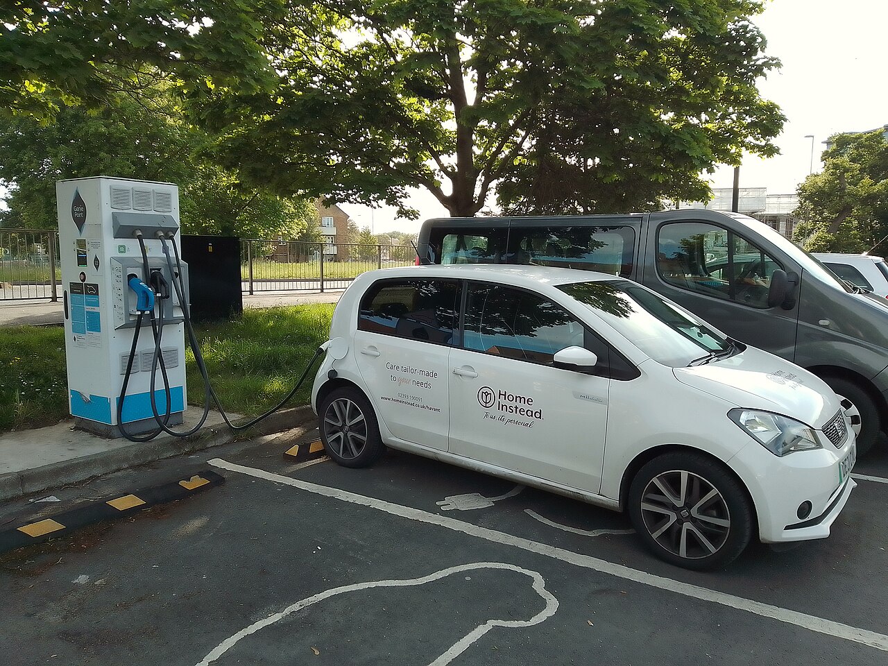 Volkswagen führt E‑Auto‑Förderung in Niedersachsen an