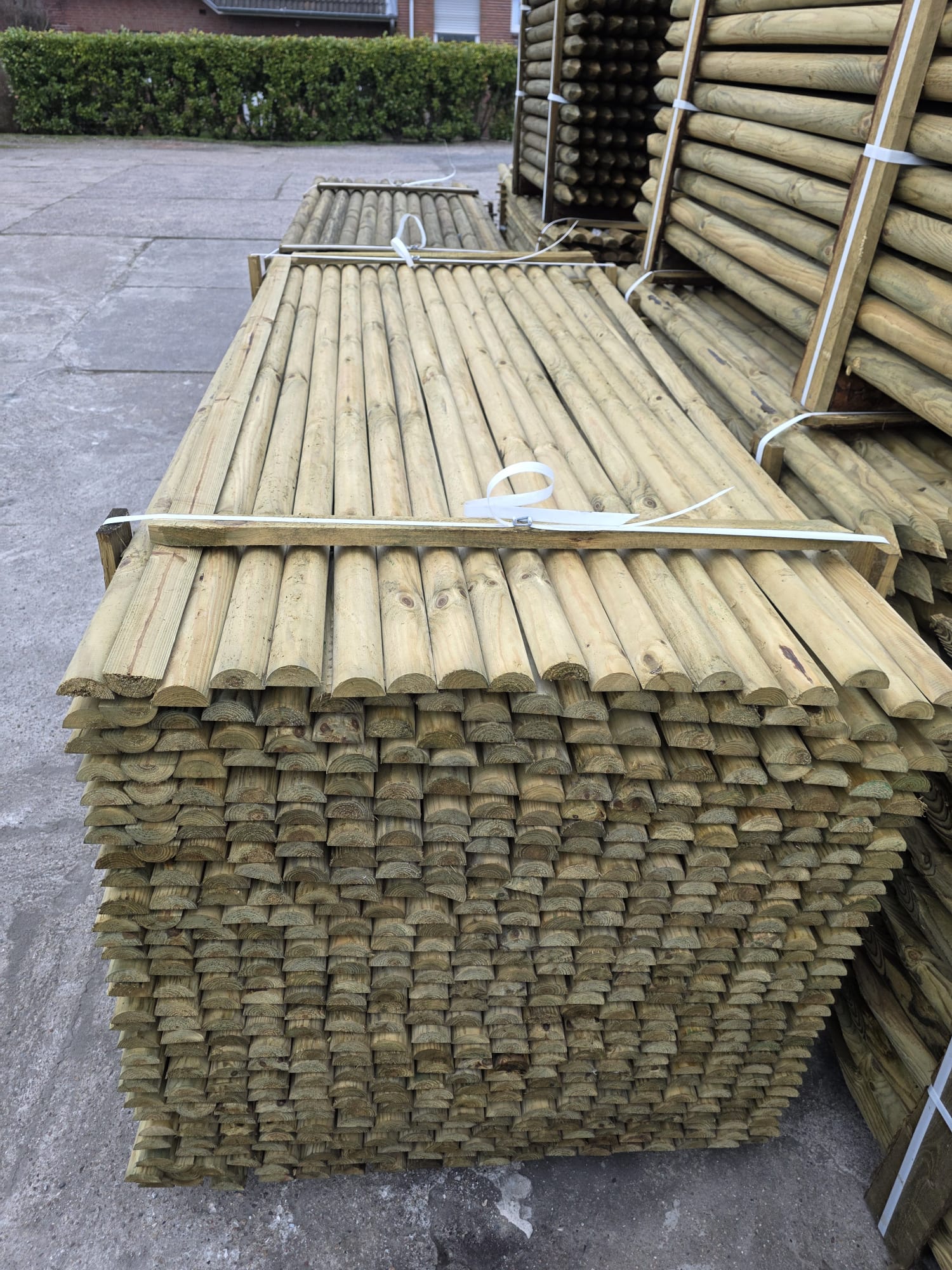 Halbrundpfahl 250 cm × 8 cm